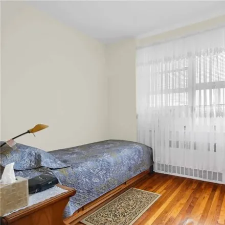 Image 7 - 26-20 141st Street, New York, NY 11354, USA - Apartment for sale