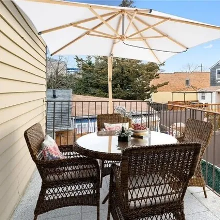 Buy this 2 bed house on 549 Vincent Avenue in New York, NY 10465