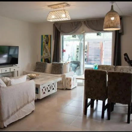 Buy this 3 bed apartment on Garibaldi in Partido de San Fernando, B1644 FRF Virreyes