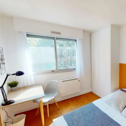 Rent this 3 bed room on 2 Rue Godefroy Cavaignac in 75011 Paris, France