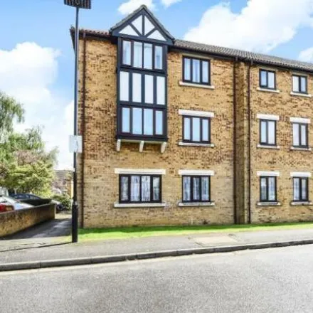 Rent this 2 bed apartment on Parkfield Crescent in London, TW13 7LD