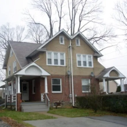 Image 2 - 905 East Railroad Avenue, Haverford Township, PA 19010, USA - House for rent