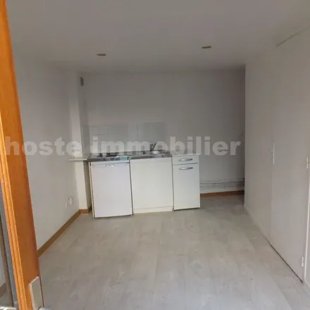 Image 6 - 28 Rue Sainte-Barbe, 59200 Tourcoing, France - Apartment for rent