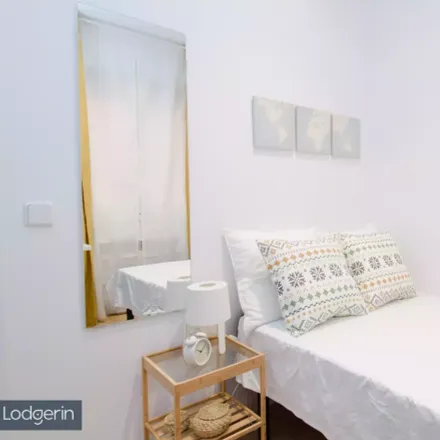 Rent this studio room on Carrera de San Francisco in 16, 28005 Madrid