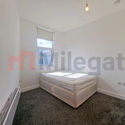 Rent this 1 bed room on Londis in West Road, Southend-on-Sea