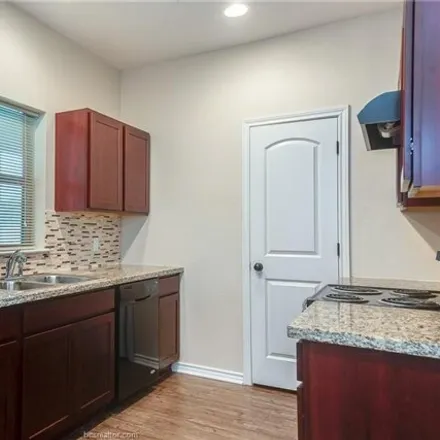 Image 4 - 2121 Dartmouth Street, College Station, TX 77840, USA - Condo for rent