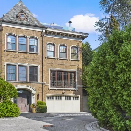 Image 1 - 48 Davenport Avenue, Greenwich, CT 06830, USA - Townhouse for rent