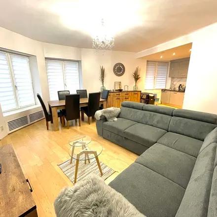 Rent this 2 bed apartment on Rue Baron Roger Vander Noot - Baron Roger Vander Nootstraat 21 in 1180 Uccle - Ukkel, Belgium