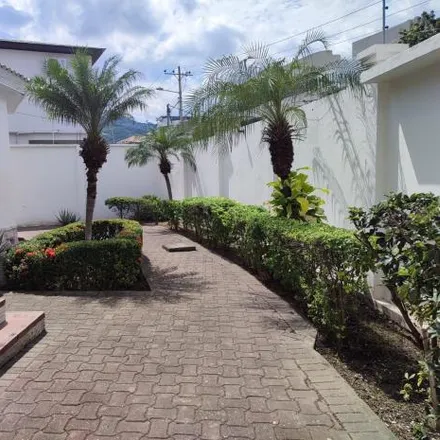 Rent this 4 bed house on Doctor Teodoro Alvarado Garaycoa in 090902, Guayaquil