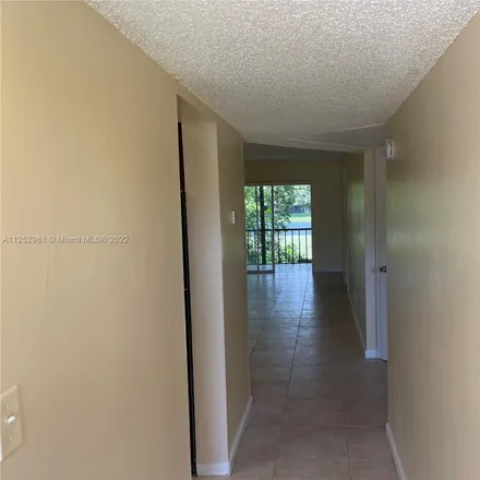 Image 2 - 8000 Fairview Drive, Tamarac, FL 33321, USA - Condo for rent