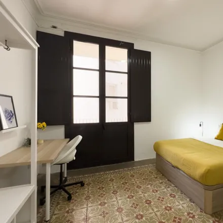 Rent this 4 bed room on Avinguda del Paral·lel in 54-58, 08001 Barcelona