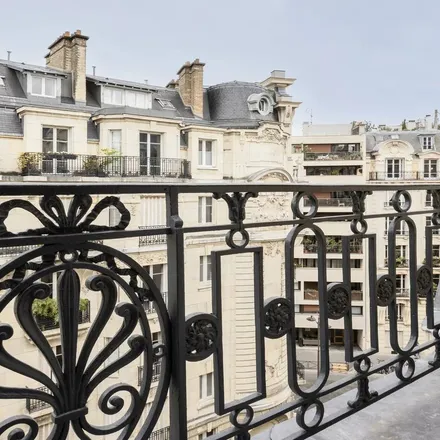 Rent this 5 bed apartment on 1v Place Jacques Rueff in 75007 Paris, France