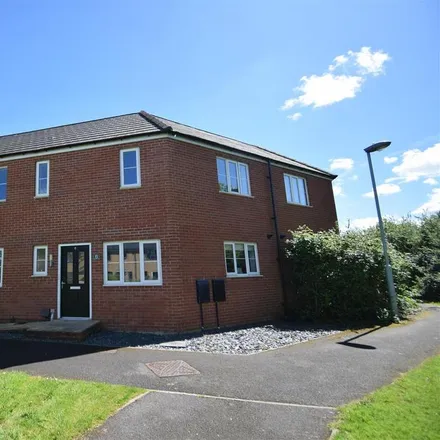 Rent this 3 bed duplex on Hawthorn Close in Stroud, GL2 4AR