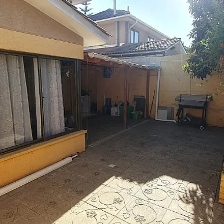 Buy this 4 bed house on Ciclovía Ciudad del Sol in 815 3644 Provincia de Cordillera, Chile