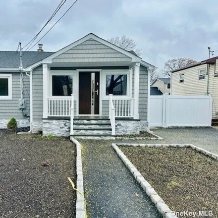 Buy this 3 bed house on 213 Deauville Boulevard in Amity Harbor, Copiague