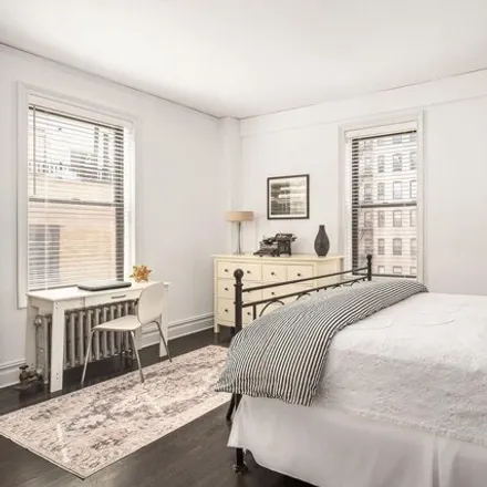 Image 7 - 240 West 75th Street, New York, NY 10023, USA - Apartment for sale