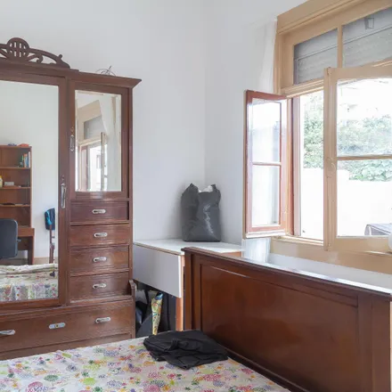 Rent this 3 bed room on Rua Pêro de Alenquer in 4150-154 Porto, Portugal