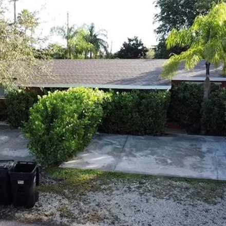 Image 3 - 1334 Northeast 11th Street, Fort Lauderdale, FL 33304, USA - House for sale