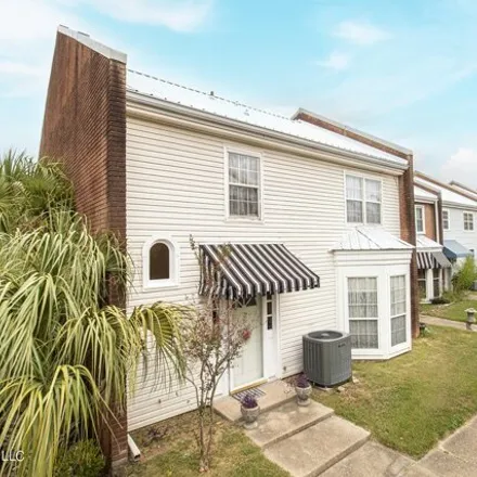 Buy this 2 bed condo on 928 Courthouse Road in Gulfport, MS 39507