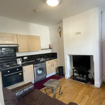 Rent this 1 bed house on Yews Mount in Huddersfield, HD1 3RZ