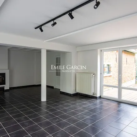 Rent this 3 bed apartment on Pavillon Albert in Avenue des Orangers - Oranjelaan, 1150 Woluwe-Saint-Pierre - Sint-Pieters-Woluwe