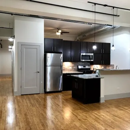 Image 5 - Woodworking Lofts, 1432 West 21st Street, Chicago, IL 60608, USA - House for rent
