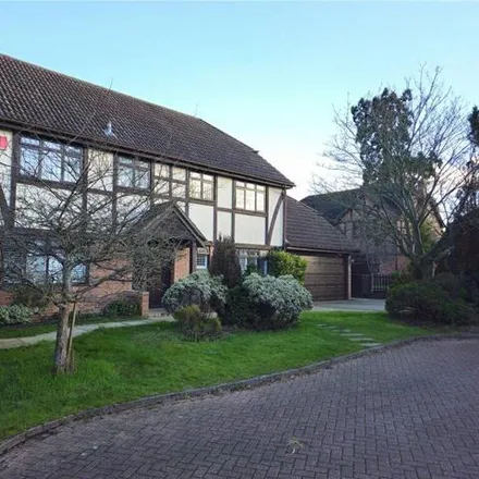 Image 3 - Coombe Manor, Bisley, GU24 9RT, United Kingdom - House for sale