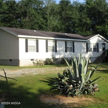 Buy this studio apartment on 140 NeSmith Road in Bleckley County, GA 31014