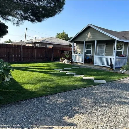 Image 2 - 25130 Court Street, North Norton, Highland, CA 92410, USA - House for sale