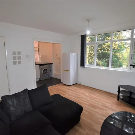 Image 3 - Woodland Avenue, Leicester, LE2 3HP, United Kingdom - Apartment for rent