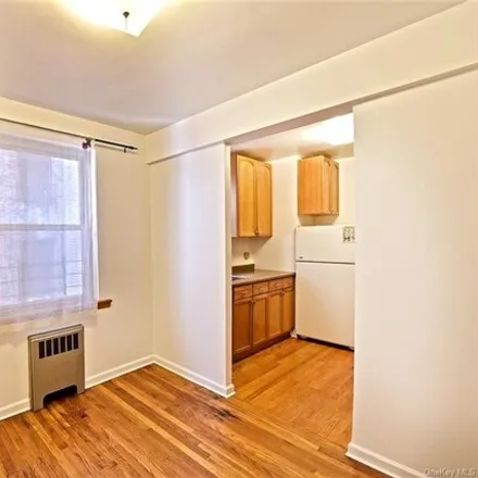 Image 5 - 25 Indian Road, New York, NY 10034, USA - Apartment for sale