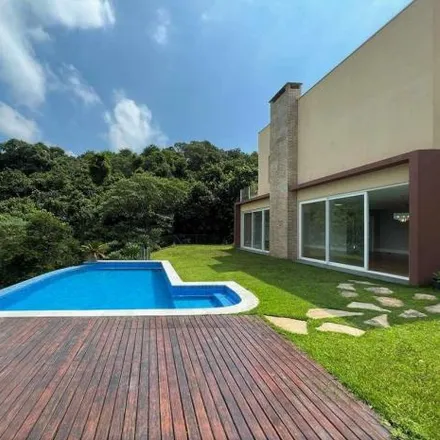 Buy this 6 bed house on Rua Fernão Dias Paes Leme in Jardim Ana Stella, Carapicuíba - SP