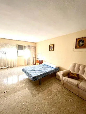 Rent this 5 bed room on Calle Maestro Ripollés in 22, 12003 Castelló de la Plana