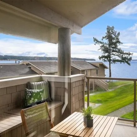 Buy this 2 bed condo on 831 Old Beach Road in Island County, WA 98249