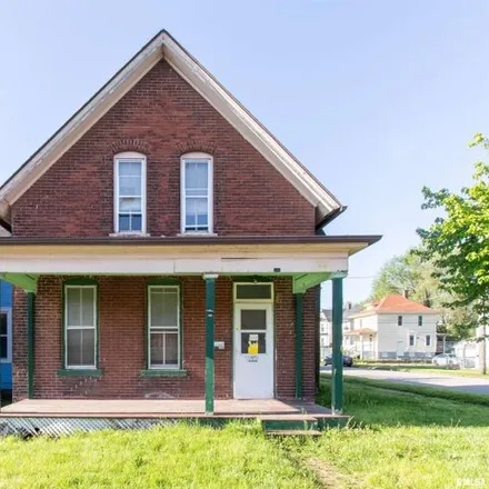 Buy this 3 bed house on 1457 W 4th St in Davenport, Iowa
