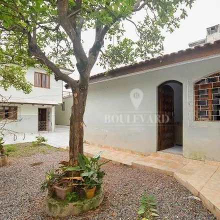 Buy this 3 bed house on Rua Espírito Santo 862 in Guaíra, Curitiba - PR