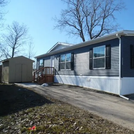 Buy this studio apartment on 28977 Briarwood in Huron Charter Township, MI 48134