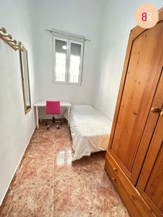 Rent this 5 bed room on Carrer del Mestre Alberto Luz in 26, 46035 Valencia