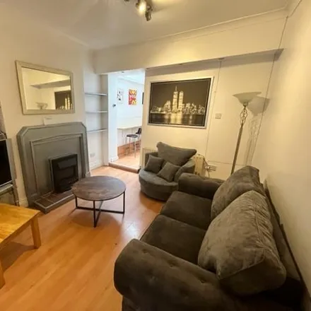 Rent this 4 bed townhouse on UF in Harborne Park Road, Metchley