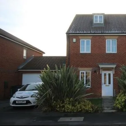 Rent this 3 bed townhouse on Greyfriars Lane in Forest Hall, NE12 8SS