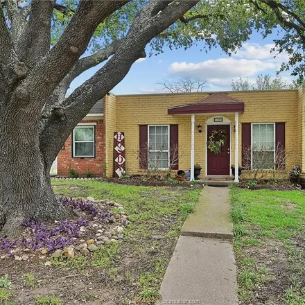 Rent this 3 bed townhouse on 1709 Welsh Avenue in College Station, TX 77840