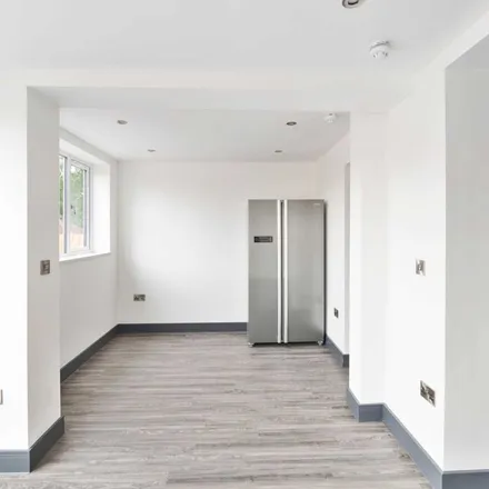 Rent this 5 bed apartment on Monks Park Avenue in Bristol, BS7 0UD