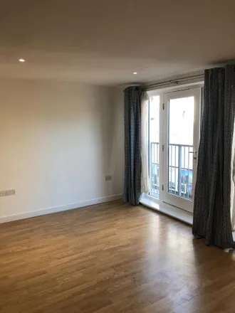 Image 7 - Central Foundation Girls' School, Bow Road, Bromley-by-Bow, London, E3 2AE, United Kingdom - Apartment for rent