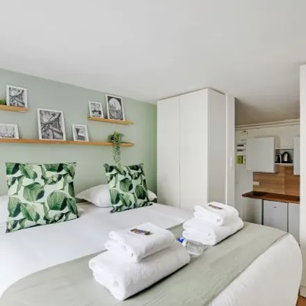 Rent this 3 bed apartment on 67 Avenue Niel in 75017 Paris, France