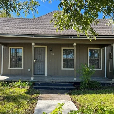 Image 1 - 2304 Morgan Street, Greenville, TX 75401, USA - House for rent