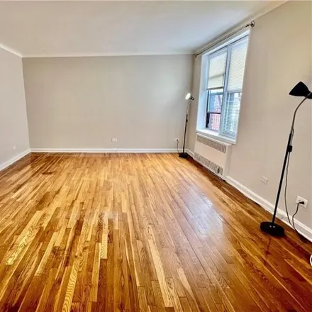 Image 8 - 61 Oliver Street, New York, NY 11209, USA - Apartment for sale