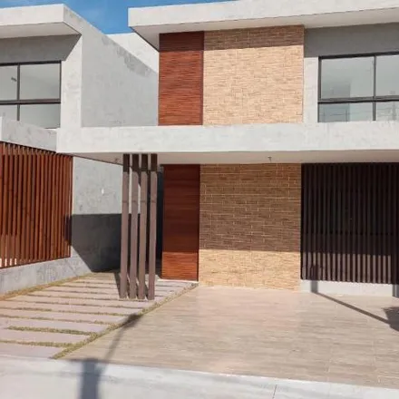 Rent this 3 bed house on Avenida Gastão Mariz de Faria in Nova Parnamirim, Parnamirim - RN