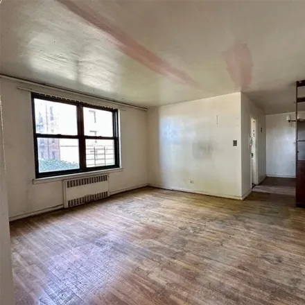 Image 5 - 112-30 Northern Boulevard, New York, NY 11368, USA - Apartment for sale