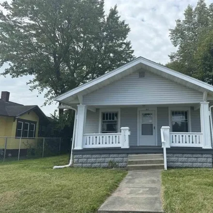 Buy this 2 bed house on 1617 W 10th St in Muncie, Indiana