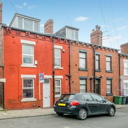 Buy this 2 bed townhouse on Mitford Place in Leeds, LS12 1NH